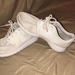 White Nike Roshes